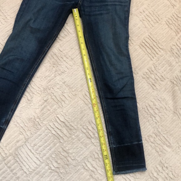 Rag & Bone / JEAN 10 inch capri, Style Modele in Color Stanwix
Size 29 - Picture 15 of 16